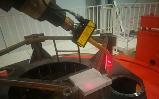 上9集团机械人焊接工作站