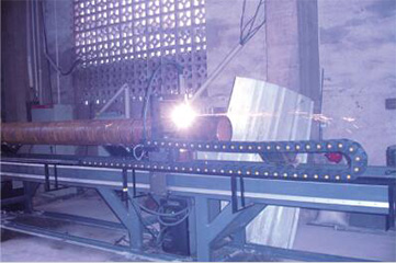 J9集团CNCG系列轻型数控相贯线切割机